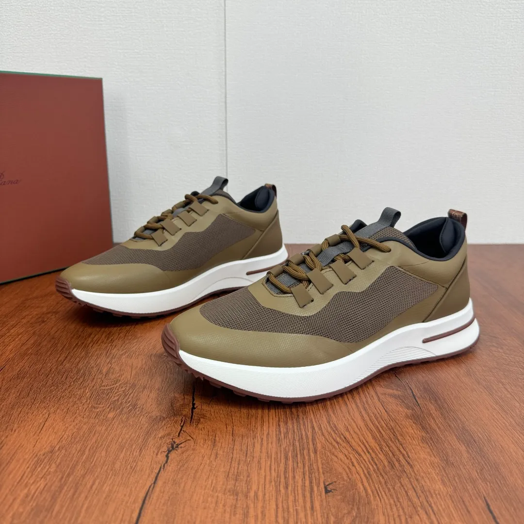 Batch 760 Loro Piana mesh cowhide stitching casual sports men's shoes LP jogging shoes OEM original soles feel free to enter the counter! This casual shoe is knitted from Wind fiber, giving it a unique three-dimensional effect. The unique silhouette narrows slightly at the midsection and is embellished with nappa leather details. The lightweight rubber sole and studs on the edge enhance traction and stability, and functional details full of modern aesthetics add a sporty style to the shoe. The upper uses a hot-melt edge-sealing process. The lightweight technical material of the Kummel-colored rubber outsole is inlaid with cushioning pads on the inside of the sole to distribute the weight more evenly and reduce the load during walking. The leather eyelets are directly set on the upper fixed to the sole to ensure stability. The rear is equipped with cushioning pads to improve wearing comfort. The full package of the counter comes with a shoelace insole. Multiple colors available! Fabric: 100% nylon Decoration: 100% cow leather Accessories: 100% polyurethane Size: 39-40-41-42-43-44 Standard leather shoe size (38/45 can be customized and returns and exchanges are not supported) Item number: FAM1718 brown green